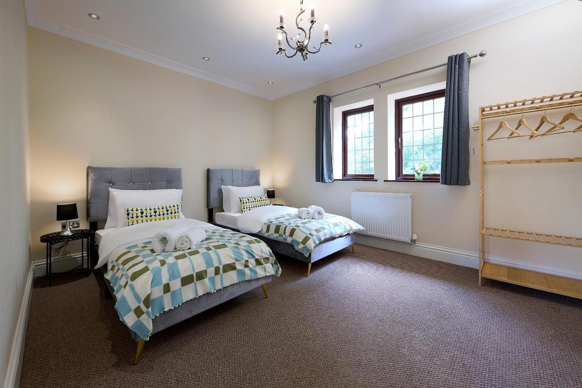 Spacious Home For Large Families And Contractors Wolverhampton Buitenkant foto