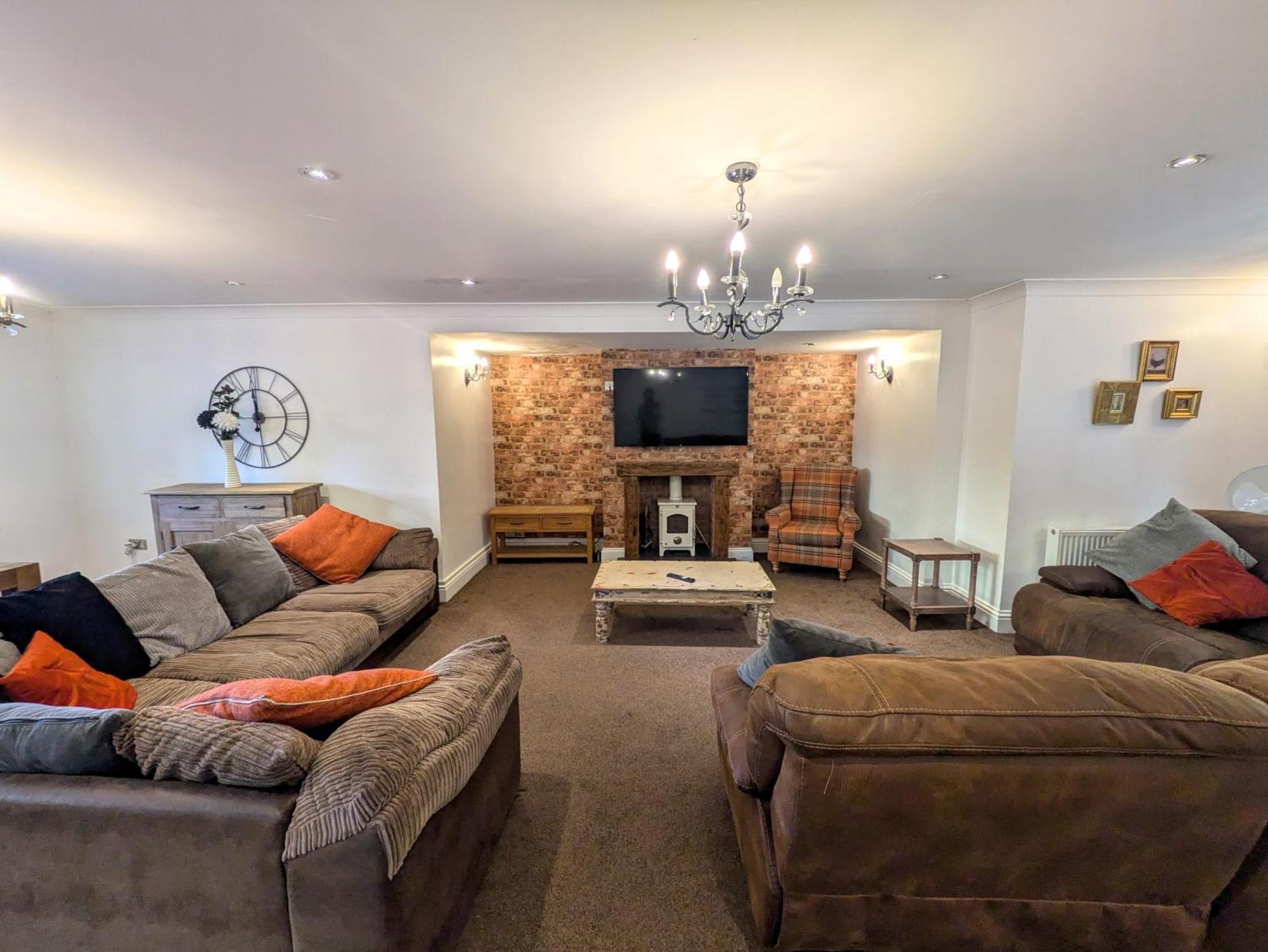 Spacious Home For Large Families And Contractors Wolverhampton Buitenkant foto