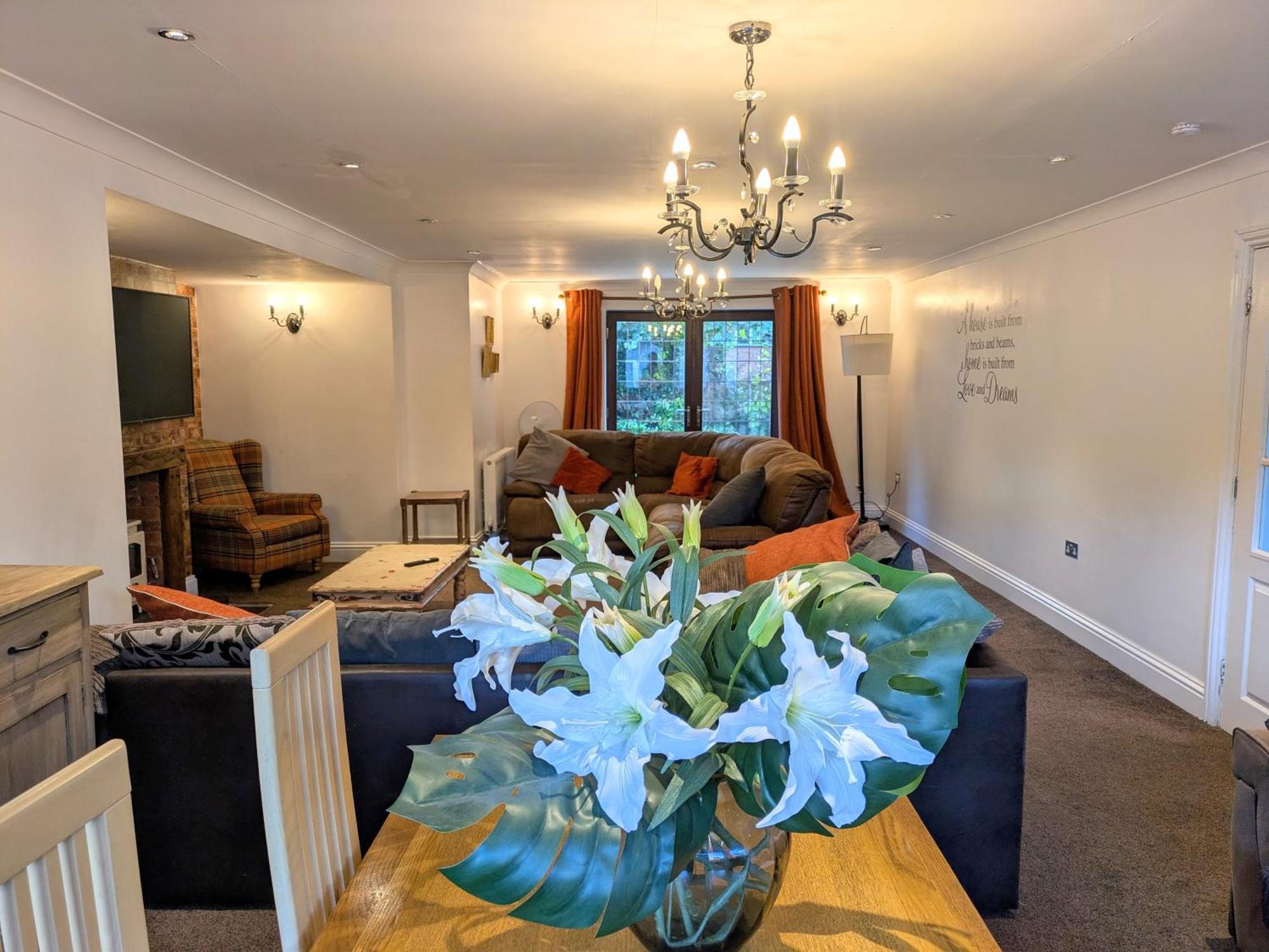 Spacious Home For Large Families And Contractors Wolverhampton Buitenkant foto